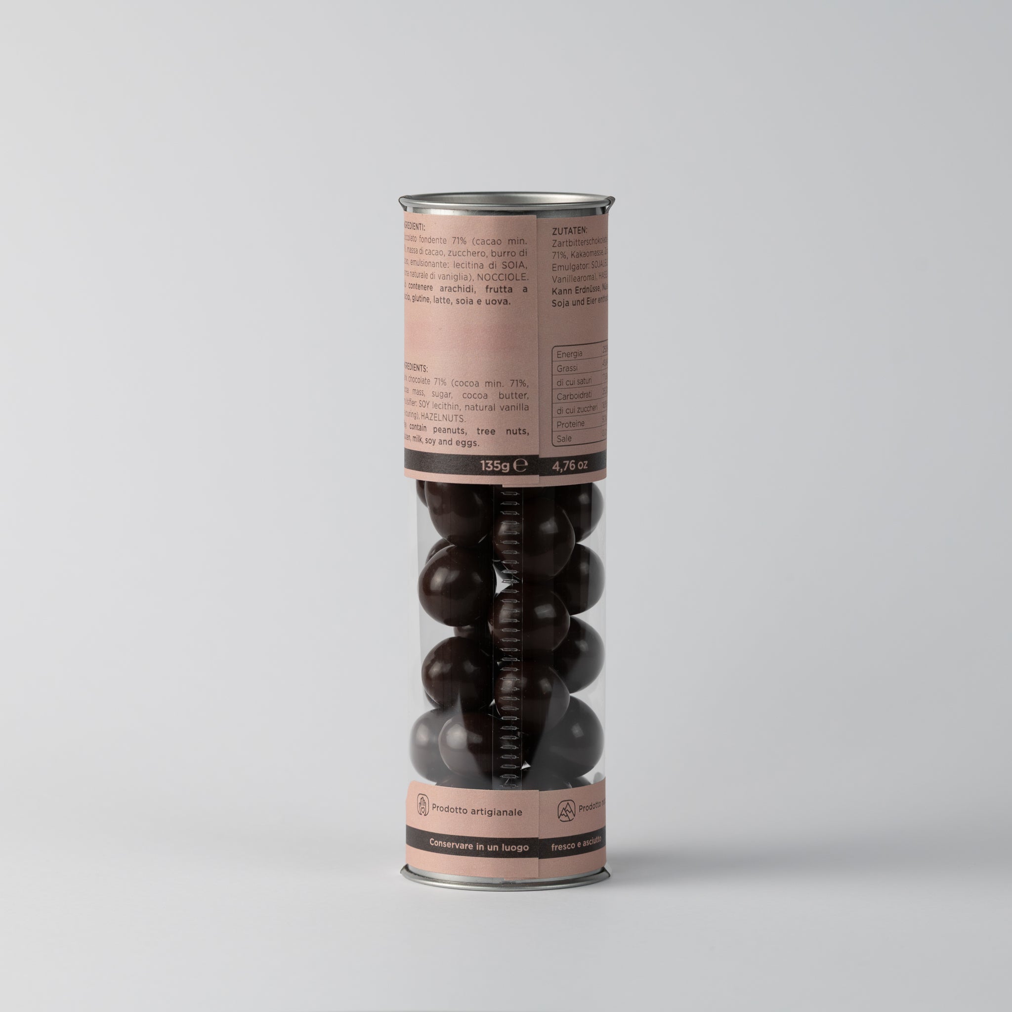 Nocciole tostate ricoperte di cioccolato fondente